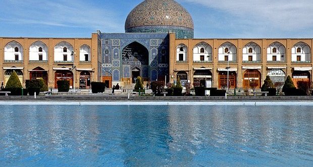 علل دورنگ شدن کاشی های مسجد شیخ لطف الله
