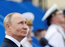 پوتین: پرچم روسیه برای تمام نسل‌ها مقدس خواهد بود