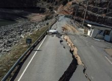 خبرگزاری فرانسه: زلزله باعث رکود بیشتر اقتصاد شکننده ترکیه می‌شود