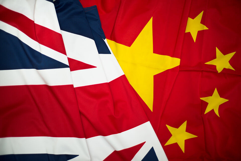 چراغ سبز لندن برای ترمیم روابط با پکن/احتمال سفر کلورلی به چین