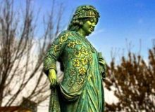 نصب مجسمه اولین زن تاریخ‌نگار جهان در سنندج