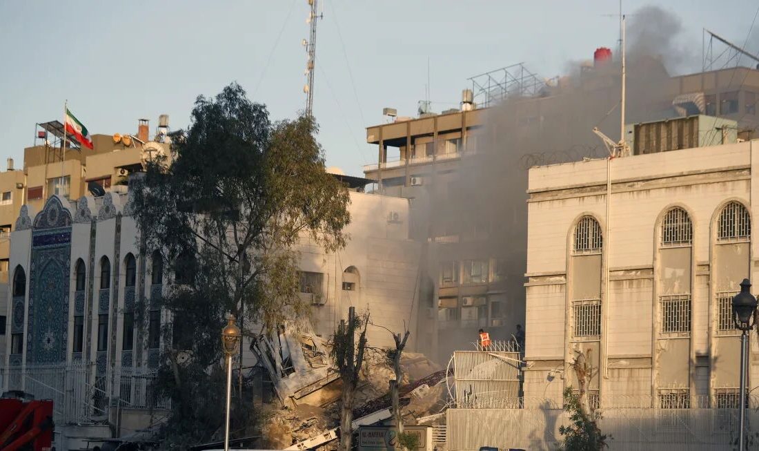 عطوان: حمله به کنسولگری ایران در دمشق جرقه‌ای برای جنگ بزرگ منطقه‌ای است