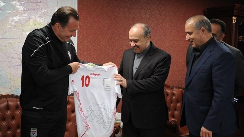 وضعیت اسفناک قراردادها در ورزش حرفه‌ای ایران