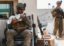 ماجرای نوزاد افغانستانی که به سربازان آمریکایی سپرده شد