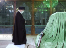 حضور رهبر انقلاب در حرم امام خمینی (س) و گلزار شهدای بهشت زهرا