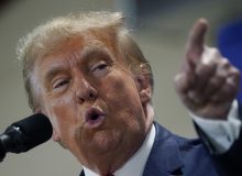 نظرسنجی واشنگتن پست؛ ترامپ با اختلاف دو رقمی از بایدن پیشی گرفت