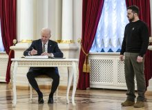 تلگراف: دولت بایدن یک بسته کمکی یکصد میلیارد دلاری به اوکراین می دهد