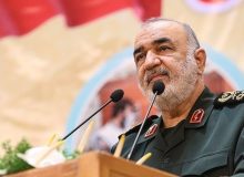 سرلشکر سلامی: وحدت ارتش و سپاه نقطه امید رهبر انقلاب و موجب یاس دشمنان است