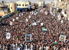 یمنی‌ها به خیابان آمدند؛ «متوقف نمی‌شویم»